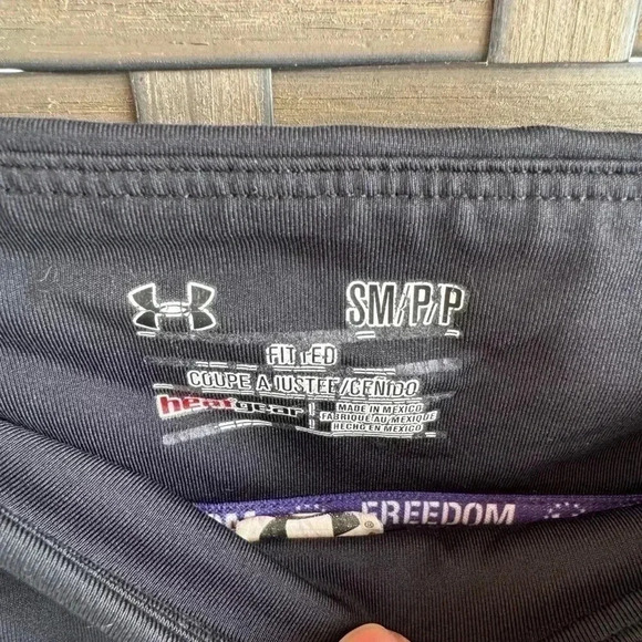 Under‎ Armour Women’s Wounded Warrior Cropped Knee Capri Leggings Sz Small - Picture 3 of 5